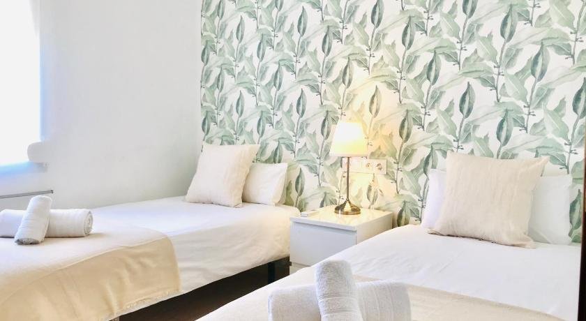 Great apartment in main avenue of Malaga center
