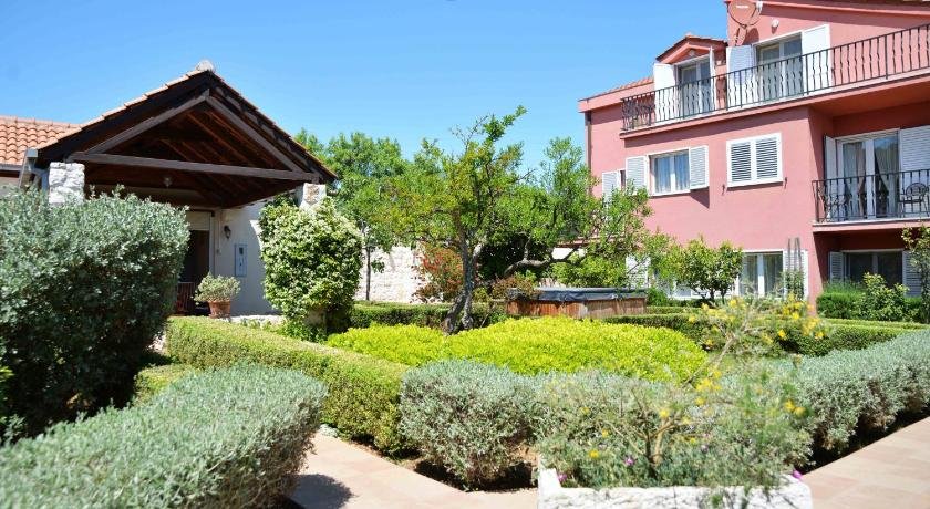 Apartments 5M