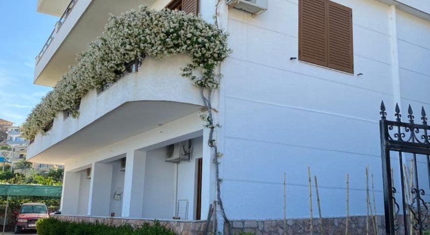 Garden Home Sarande
