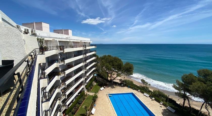 Apartamentos Montroig Mar