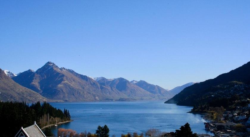 Central Lake Views