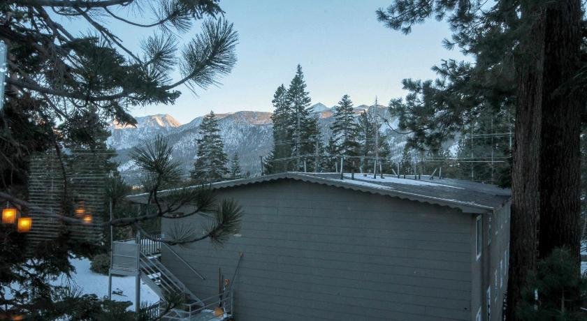 Mountainback 52 Loft Corner