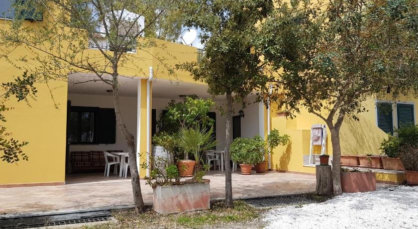 Dommos - Caracol Country Apartments