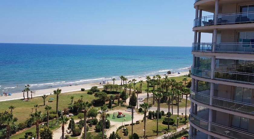 Apartamentos Danesp-Playa de les Amplaries Marina Dor- Frontales al Mar