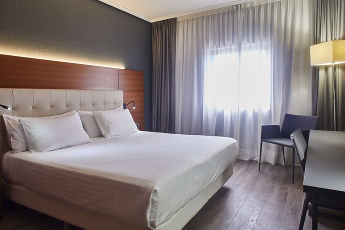 Silken Amara Plaza