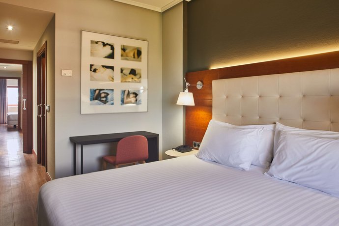 Silken Amara Plaza