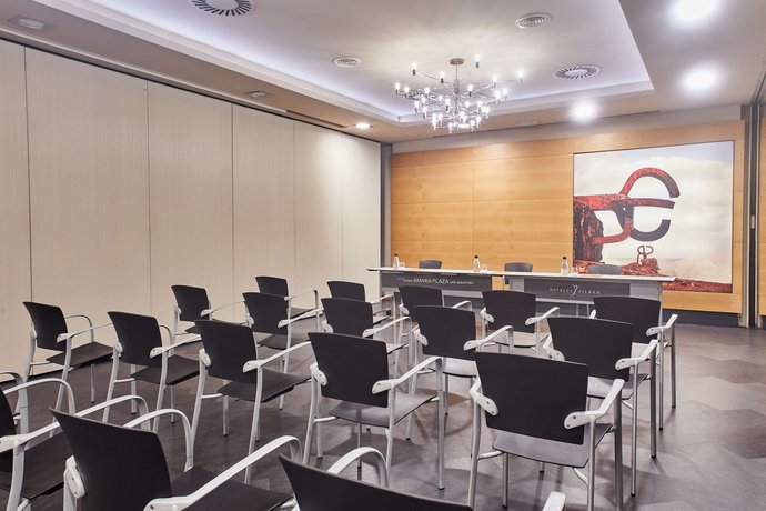 Silken Amara Plaza