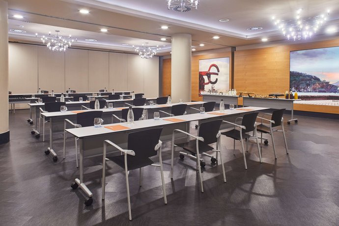 Silken Amara Plaza