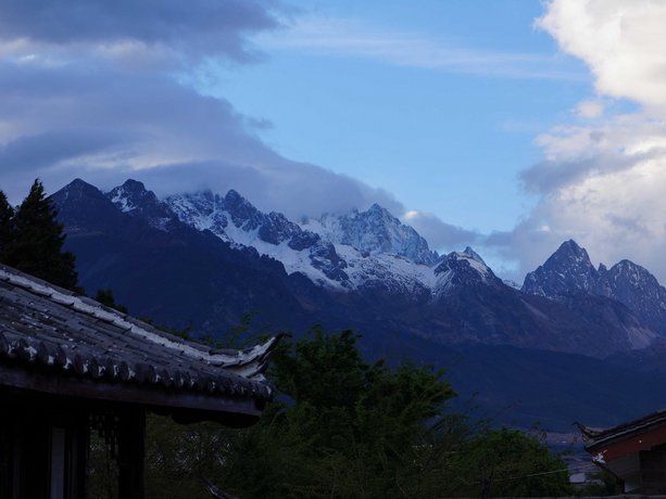 Lijiang Sadhu Inn