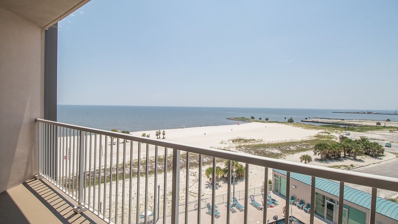 Sea Breeze 610 Deluxe - Two Bedroom Apartment