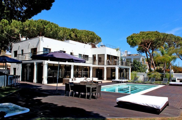 7 Bedroom Modern Beachfront Villa In Artola Marbella Close Puerto Cabopino