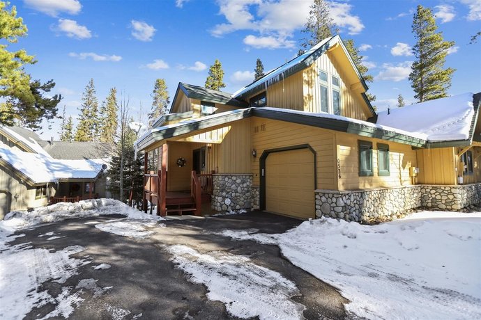 Highwood Hideaway by RedAwning