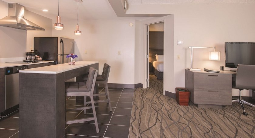 DoubleTree by Hilton Racine Harbourwalk