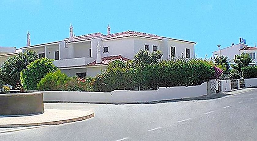 Cheerfulway Oura Village Garden Apartamentos