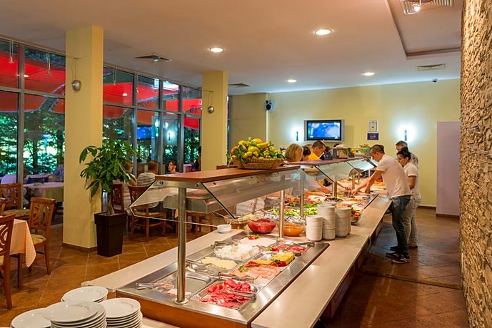 Ivana Palace Hotel