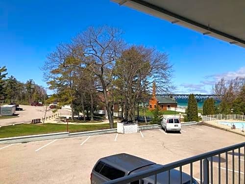 Riviera Motel Mackinaw City