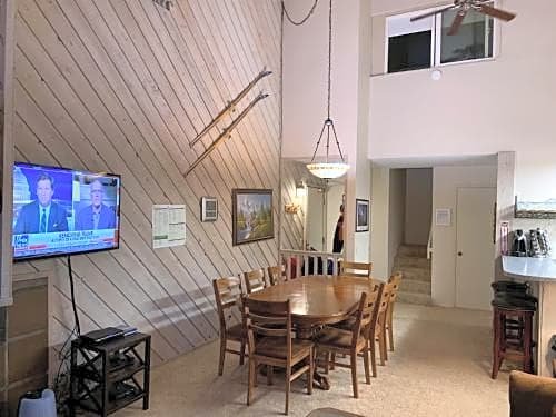 Crestview Condo 50