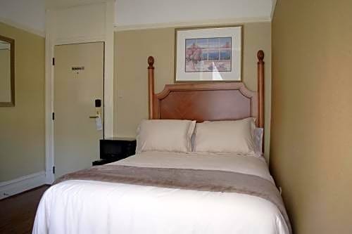 Yale Hotel