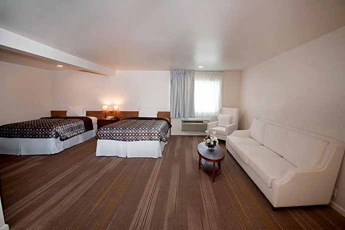 Brookhurst Plaza Inn