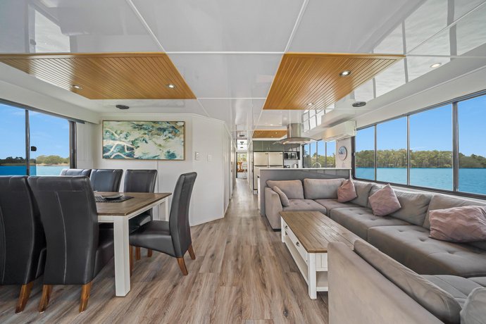 Coomera Houseboats