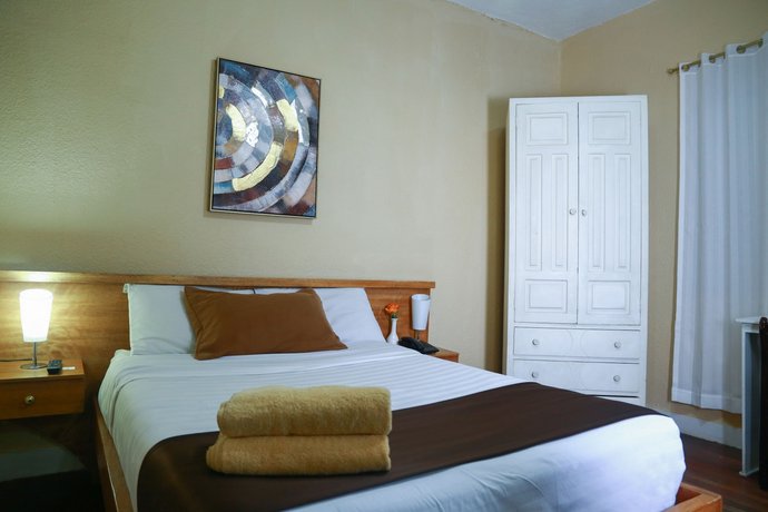 Hostal Loro Verde