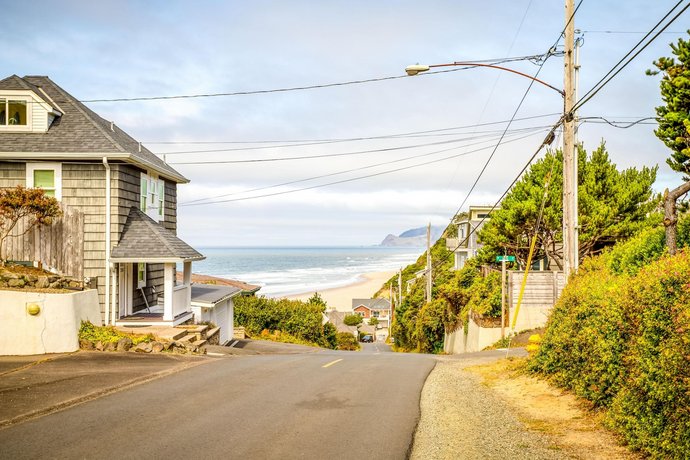 Ocean Perch - 3 Br home by RedAwning