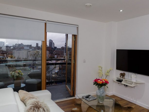 Live in Leeds Sky Penthouse