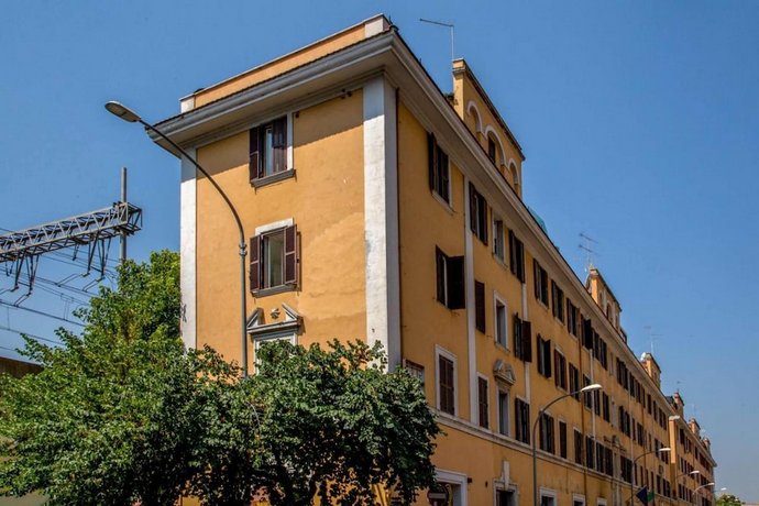 Crossroad Hotel