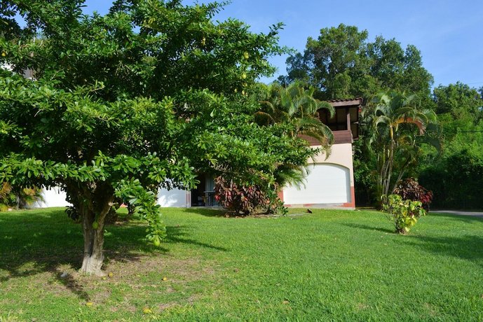 Studio in Sainte Anne With Wonderful sea View Furnished Garden and Wifi - 50 m From the Beach