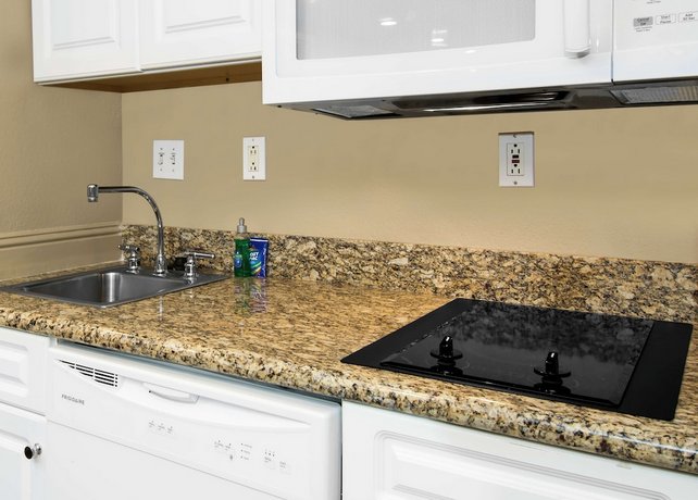 Hampton Inn & Suites Raleigh/Cary I-40 PNC Arena