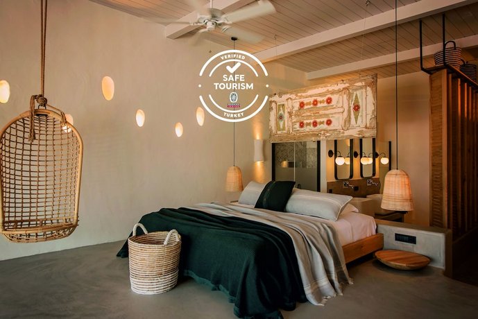 Yacht Boheme Hotel Adults Only