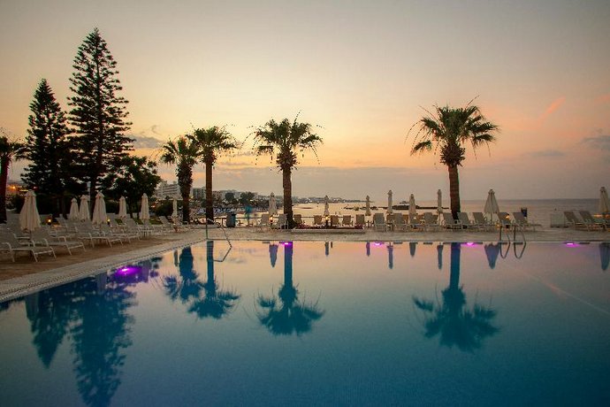 Louis Nausicaa Beach