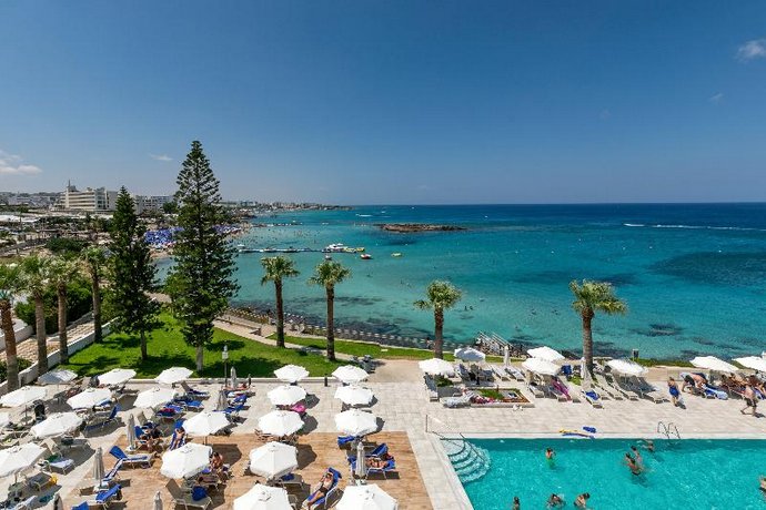 Louis Nausicaa Beach
