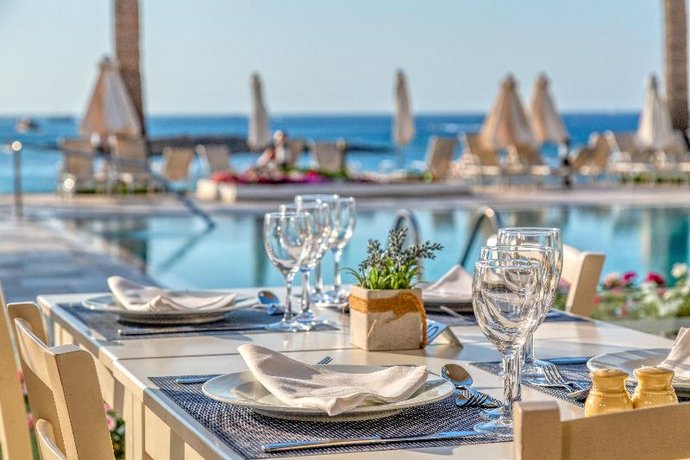 Louis Nausicaa Beach