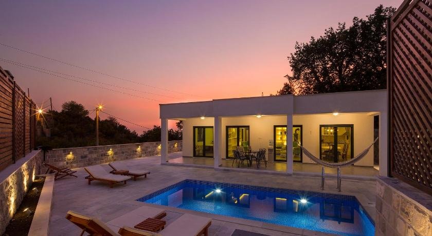 Villa latina 2