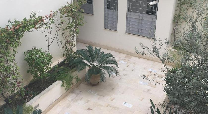 Appartement cosy 10 minutes de la plage face Tunisia Mall