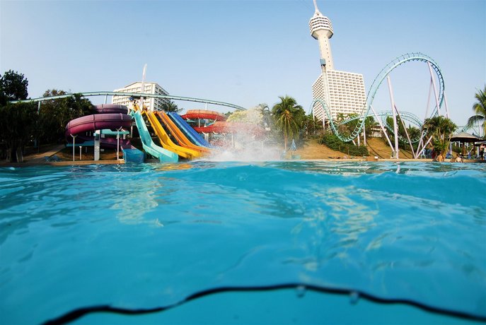 2 Bedroom Corner Apartment Jomtien Beach Condominium Pattaya
