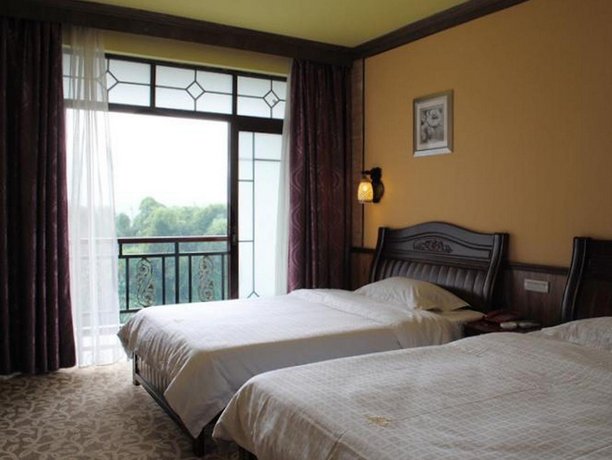 Yangshuo River Valley Resort Hotel