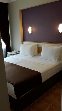 Comet De Luxe Hotel