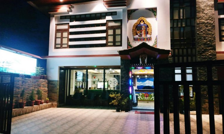 Alpine Hills Hotel - Best Hotel In Gangtok