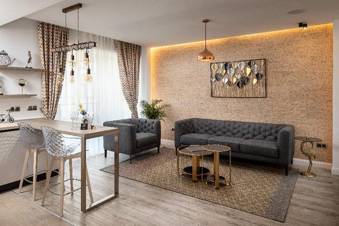 Kanopian Penthouse Hotel