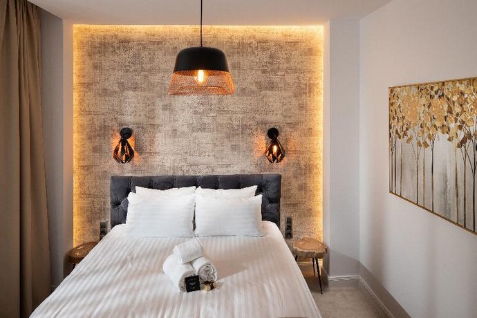 Kanopian Penthouse Hotel