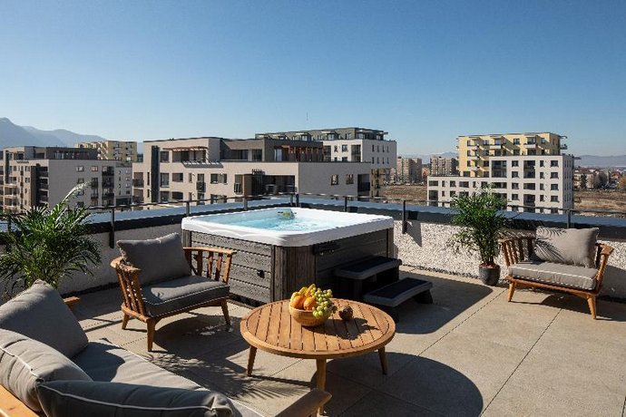 Kanopian Penthouse Hotel