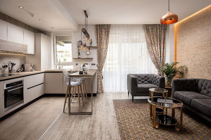 Kanopian Penthouse Hotel