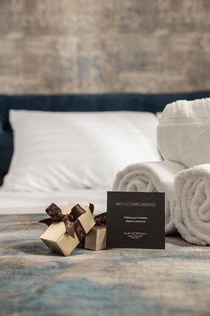 Kanopian Penthouse Hotel