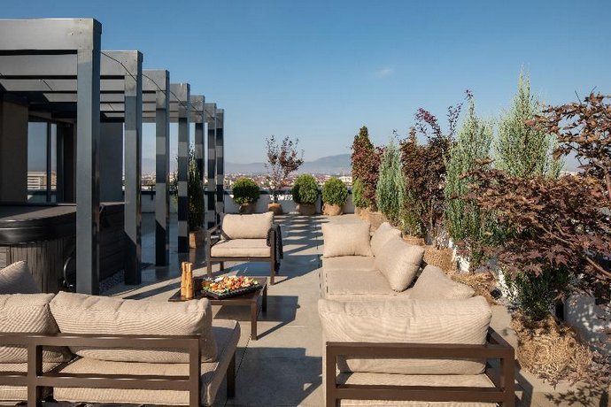 Kanopian Penthouse Hotel
