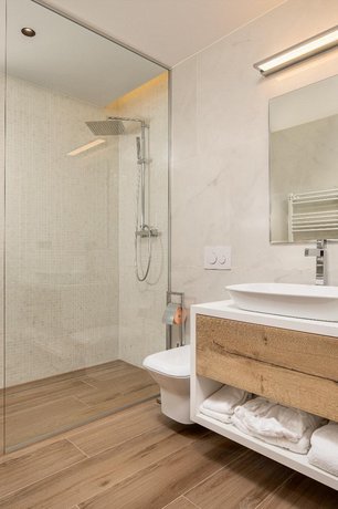 Kanopian Penthouse Hotel