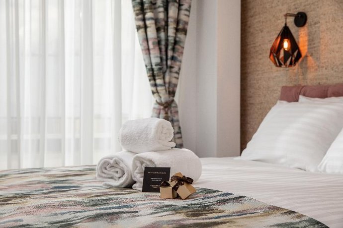 Kanopian Penthouse Hotel