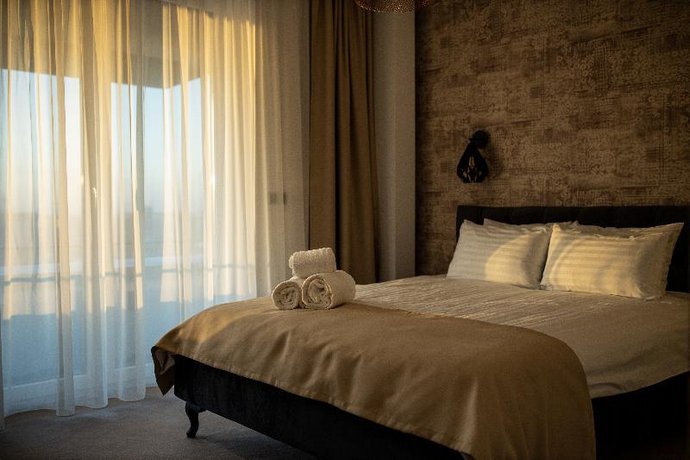 Kanopian Penthouse Hotel
