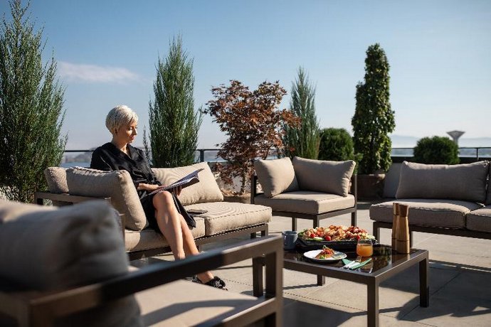 Kanopian Penthouse Hotel